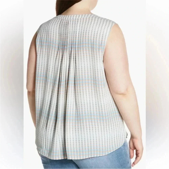 NYDJ Print Sleeveless Pleat Back Top in Azure Oracle Size 2X NWT - Picture 2 of 8
